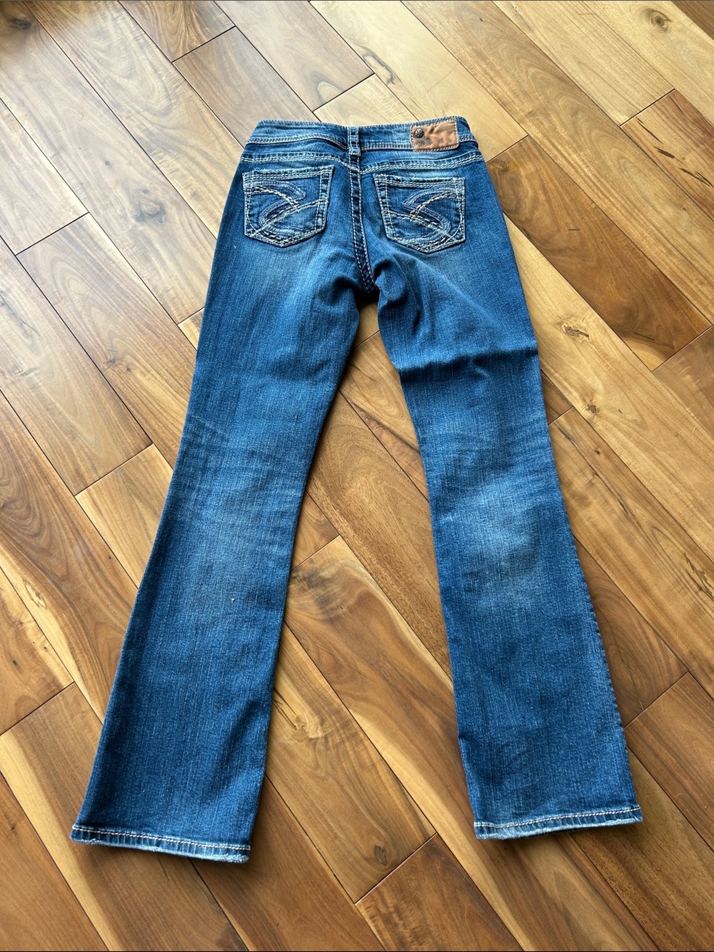 Silver Jeans Women's Faded Blue Bootcut Jeans - Picture 5 of 5